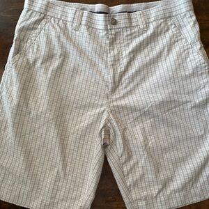 Callaway Men's Light Gray Checkered Shorts